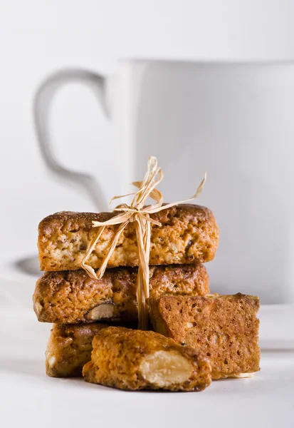 Mandlové sušenky a šálek kávy — Stock fotografie