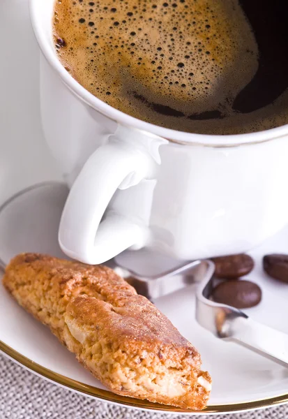 Mandel kakor med kaffe — Stockfoto