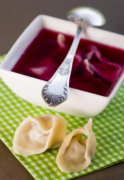 Red borscht with dumplings — Stock Photo, Image