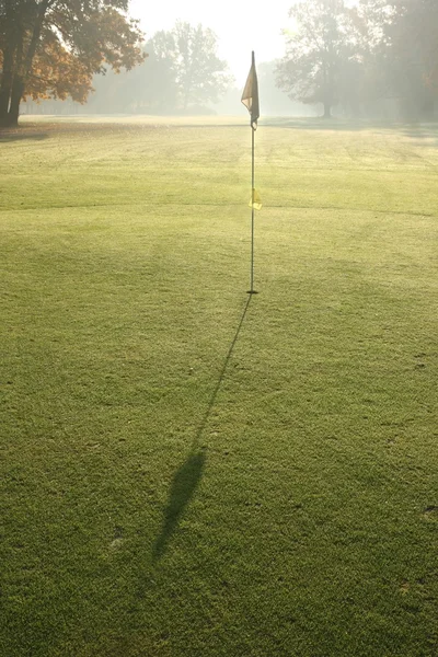 Campo de golf por la mañana —  Fotos de Stock