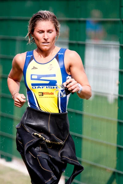 Nő triatlonban — Stock Fotó