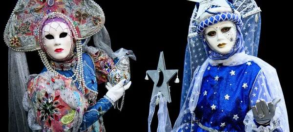 Carnaval in Venetië, gemaskerde paar. — Stockfoto