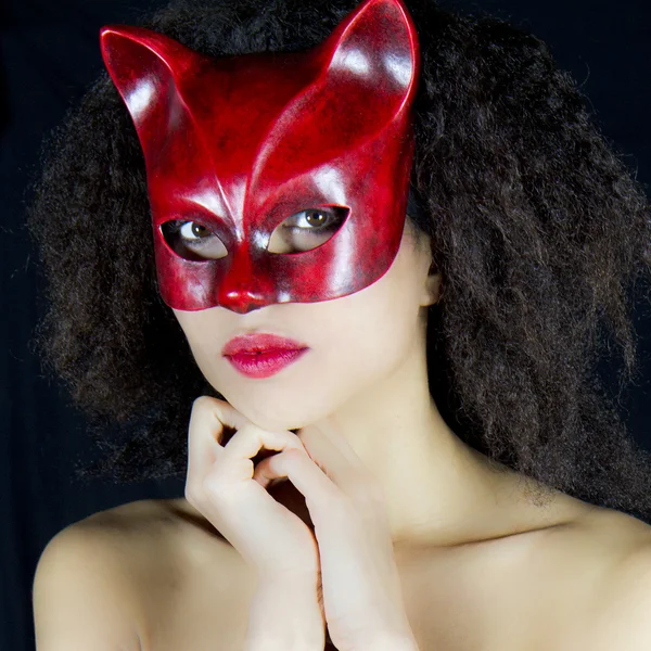 Sinnliche Frau mit Maske. — Stockfoto