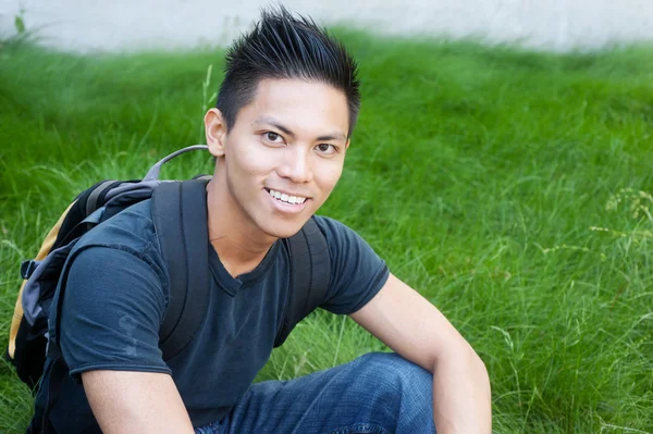 Fiatal férfi ázsiai diák — Stock Fotó