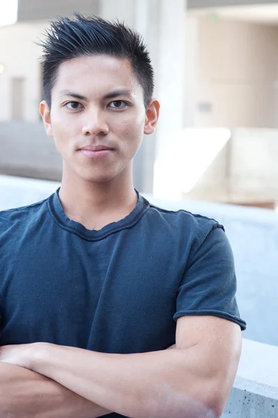 若いアジア人の男性の肖像画 — ストック写真