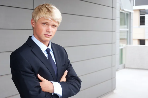 Adolescente in giacca e cravatta — Foto Stock
