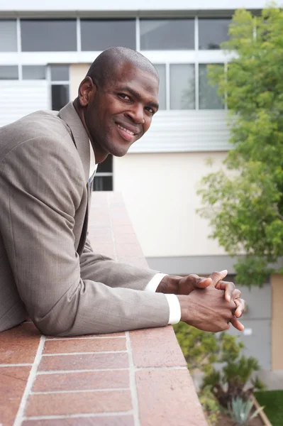 Портрет афроамериканского бизнесмена — стоковое фото