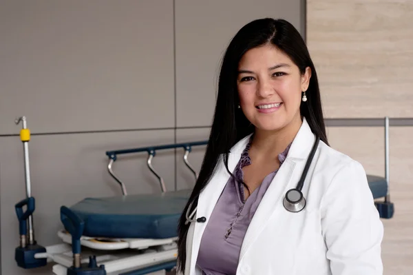 Portrait of young female doctor — Stock Photo, Image