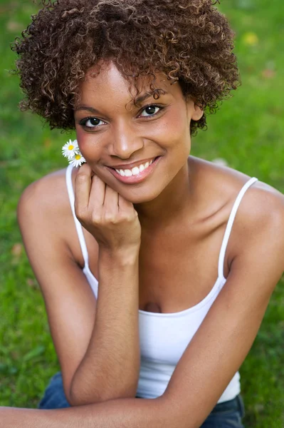 漂亮的非洲裔美国女人 — 图库照片