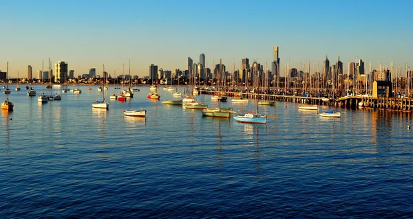 Melbourne skyline from St Kilda — Stock Photo, Image