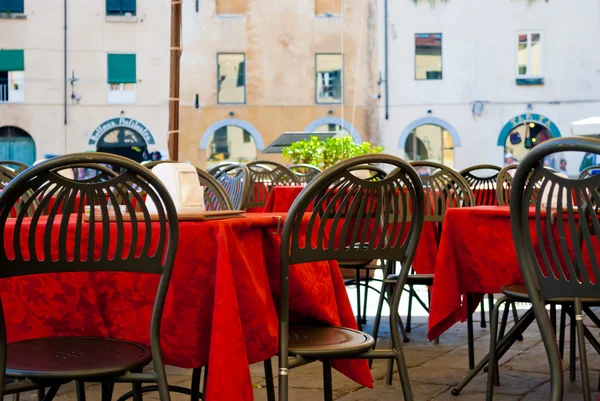 Italiensk restaurang uteservering — Stockfoto