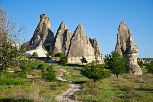 Feeënschoorstenen in Cappadocië, Turkije — Stockfoto