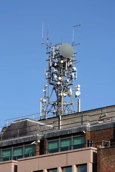 Telefon kulesi.