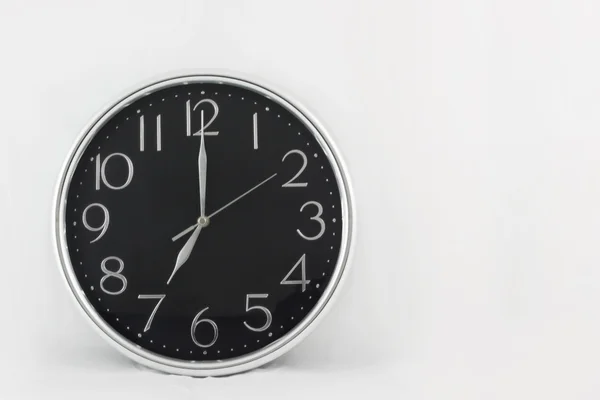 Reloj de pared negro — Foto de Stock