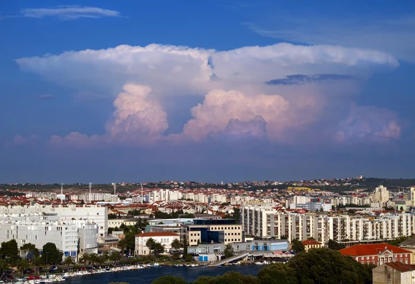 Towering cumulus clouds. — Stock Photo, Image