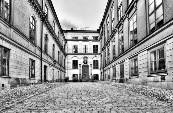 Vintage architecture in black and white. — Stock Photo, Image