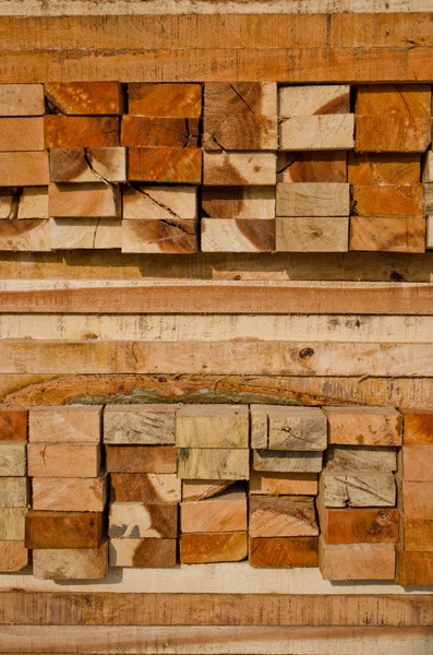 Holzstapel im Holzlager — Stockfoto