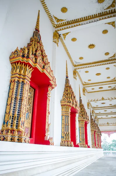 Okno krásné thajské chrám v Thajsku — Stock fotografie