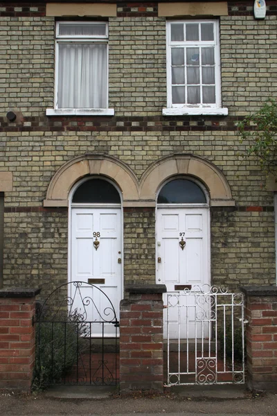 Portas e janelas brancas — Fotografia de Stock