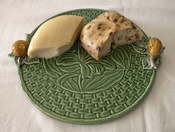 Dos tipos de queso — Foto de Stock