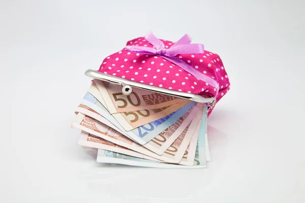 Гаманець з євро паперовими грошима — стокове фото