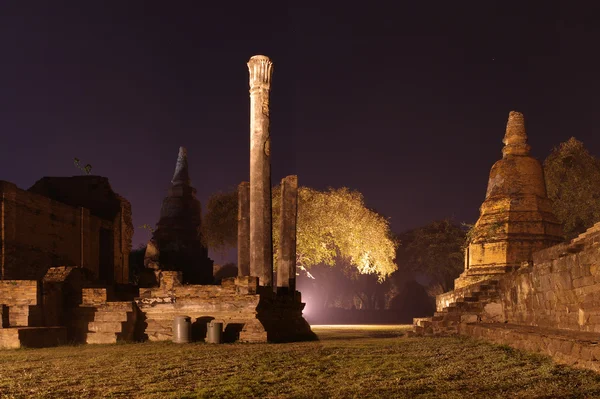 Temple à Ayutthaya — Photo