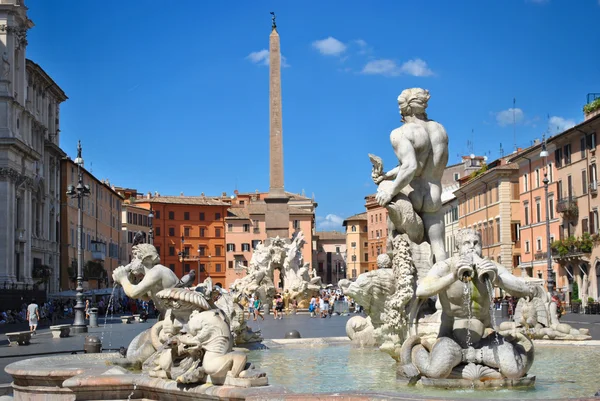 Yaz aylarında Piazza navona — Stok fotoğraf