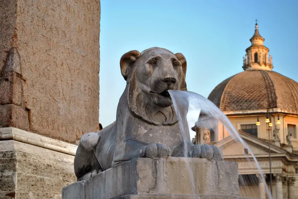 Statua in Piazza del Popolo — Foto Stock