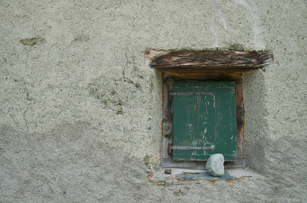 Antigua pared y ventana —  Fotos de Stock