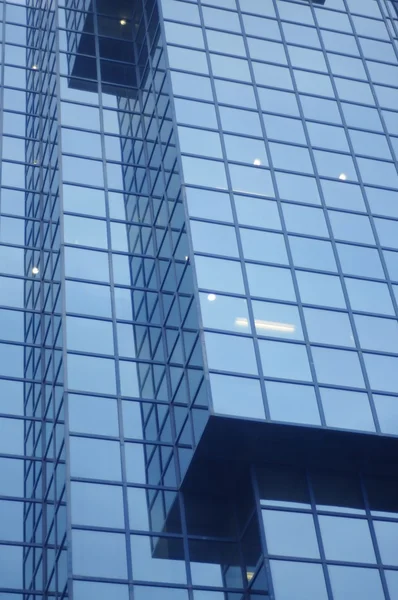 Abstract van hedendaagse kantoorgebouw in het financiële district van Londen — Stockfoto