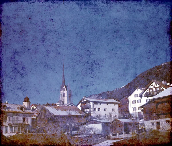 Malerisches Dorf und Skigebiet in den Schweizer Alpen — Stockfoto