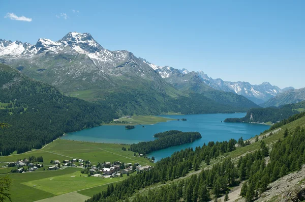 Panoramautsikt över dalen engadine, Schweiz — Stockfoto