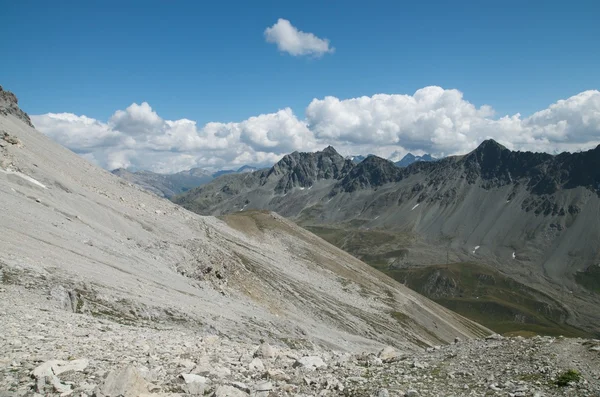 Incantevole paesaggio alpino in Engadina, Svizzera — Foto Stock