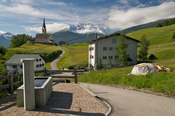 Piękny krajobraz alpejski (salouf, Szwajcaria) — Zdjęcie stockowe