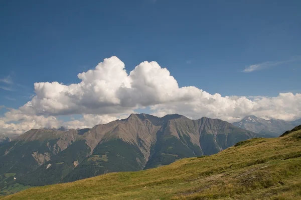 Majestuoso paisaje alpino — Foto de Stock