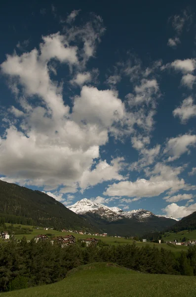 Paisaje alpino suizo — Foto de Stock