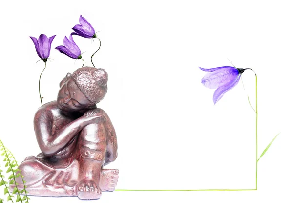 Mooie afbeelding van Boeddha en flora tegen witte achtergrond — Stockfoto