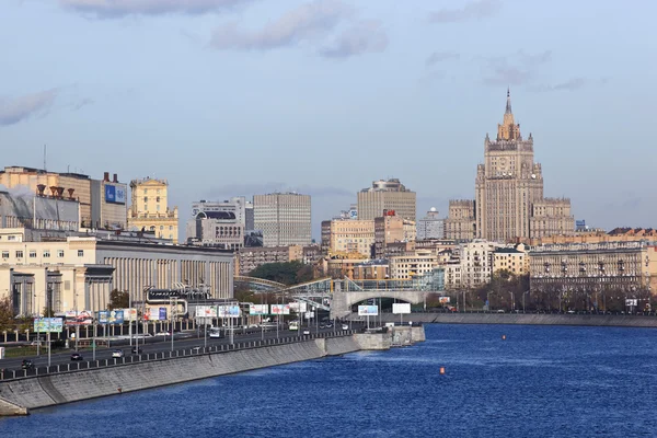 Moscva Fluss und Blick auf das Zentrum von Moskau, Russland — Stockfoto