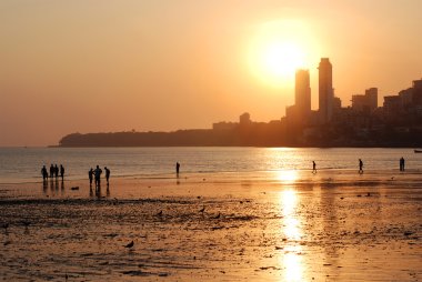 Evening Mumbai, Chowpatty beach clipart