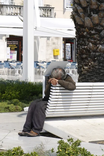 Homem sem-abrigo — Fotografia de Stock