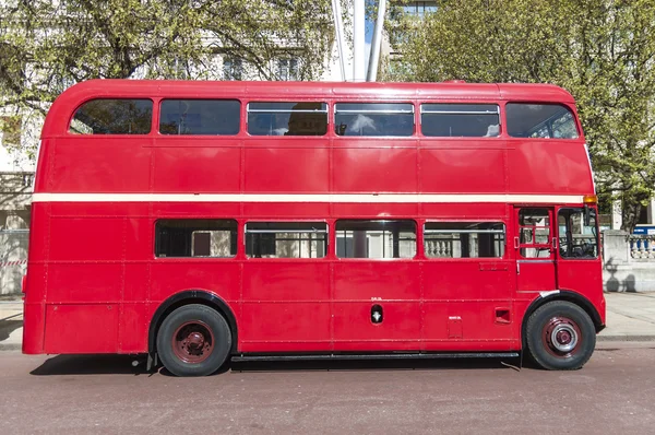 Londres famosos autobuses rojos —  Fotos de Stock