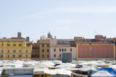 Semt pazarı Bologna, İtalya.