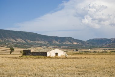 dağlarda kırsal ev.