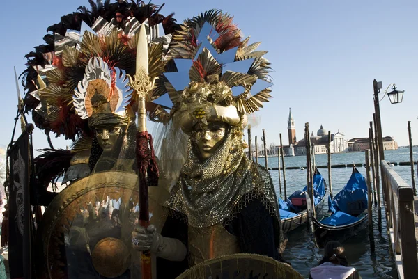 Karnevalspaar in Venedig — Stockfoto