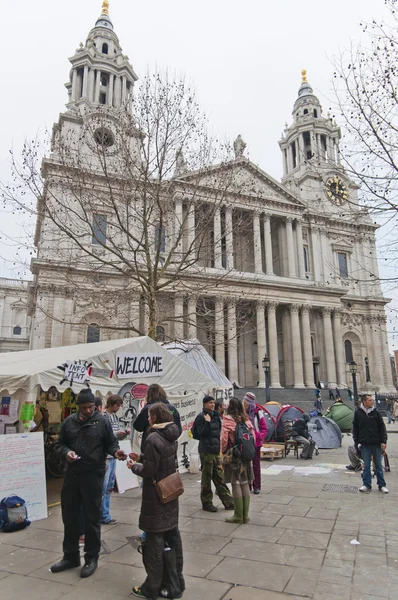 Cidade da tenda fora da Catedral de Saint Pauls, Londres, 2012 — Fotografia de Stock