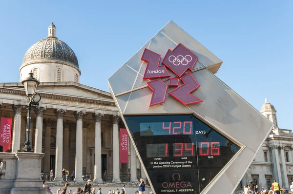 Londen - juni 03: Officiële countdown klok voor de Olympische spelen en P — Stockfoto