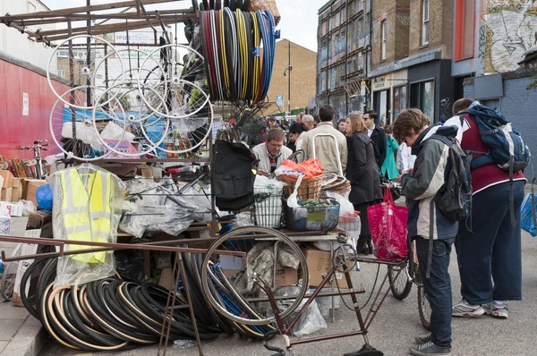 Bicycle stall in Bricklane market. London, October 17, 2010 — Stock Photo, Image