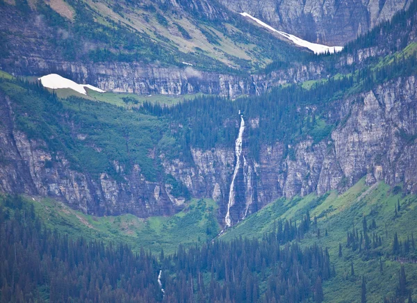 Θέα των βουνών σε παγετώνα εθνικό πάρκο — Φωτογραφία Αρχείου