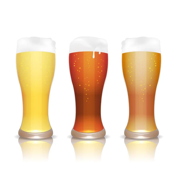 Cerveza clara, oscura y sin filtrar en vasos — Vector de stock
