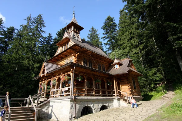 Dřevěný kostel v jaszczurowka — Stock fotografie